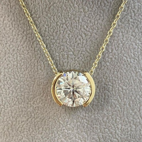 Ciondolo solitario diamante